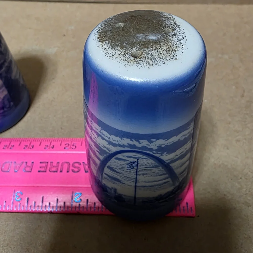 Souviner Missouri Gateway Arch Salt Pepper Shakers #143